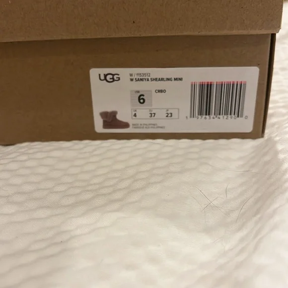 NWT UGG Women's Saniya Shearling Mini Boots size 6 in Caribou - Picture 5 of 5